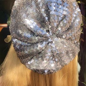 NWOT Sequin beret hat-silver
